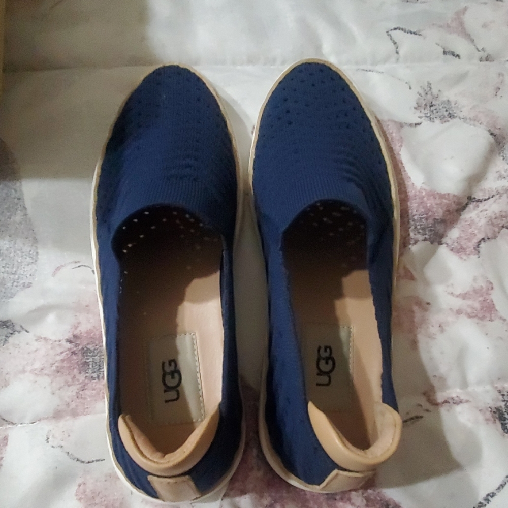 New with box uggslip on sneakers size 6